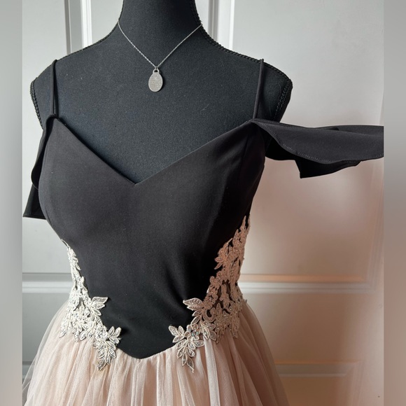 Blonde Nites Prom Dress - Picture 6 of 7